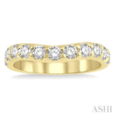 1 Ctw Arched Center Round Cut Diamond Wedding Band in 14K Yellow Gold